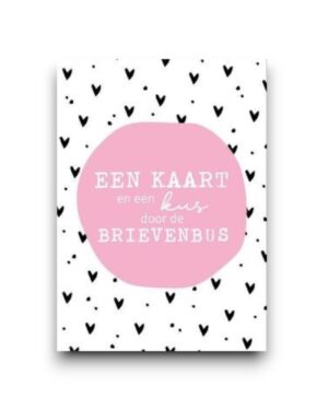 A6 ansichtkaart - Een kaart en een kus door de brievenbus